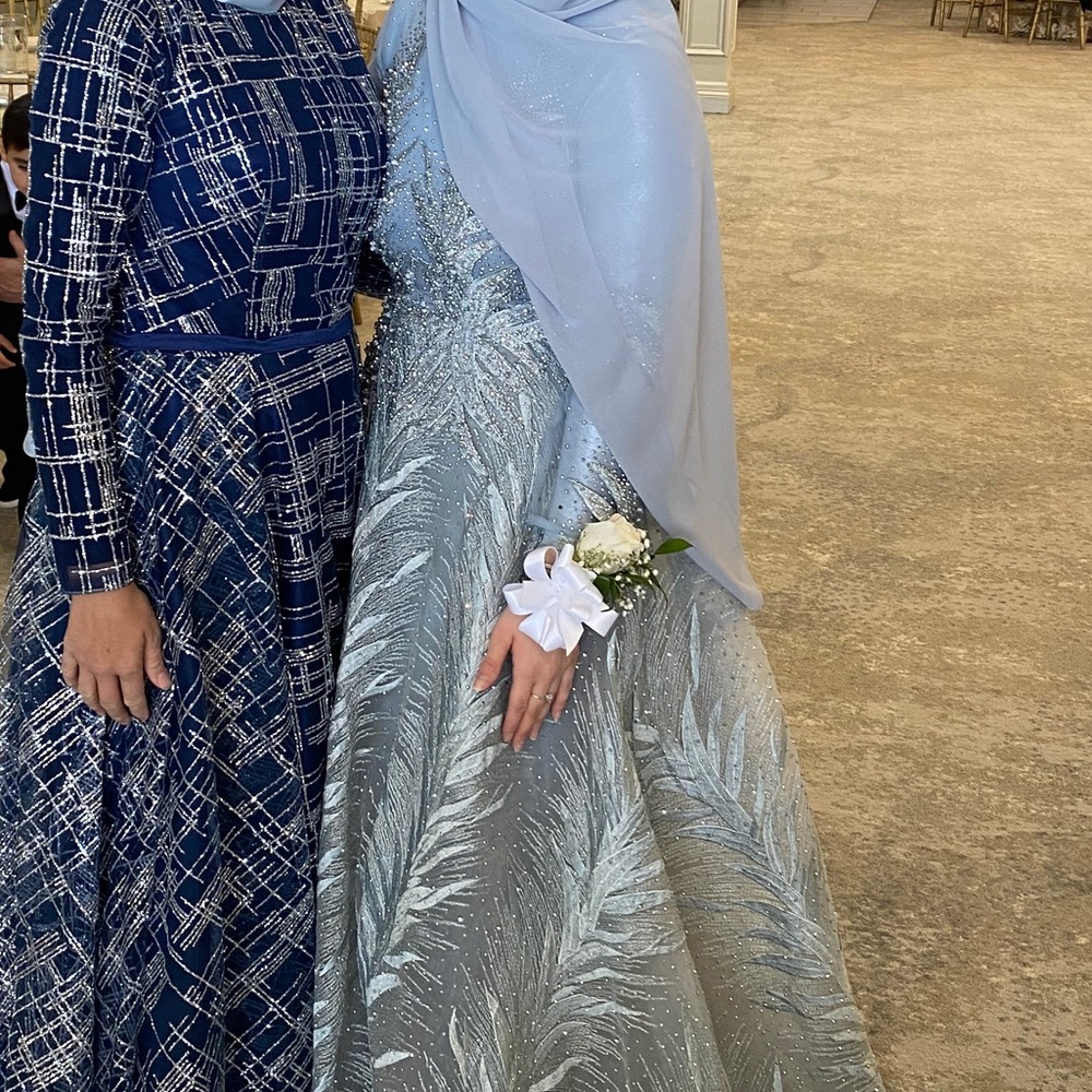 LARA Long Sleeve Gown - Picture 6 of 11